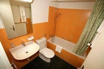 Апартаменты Swiss Star Zurich Oerlikon - Self Check-In Экстерьер фото